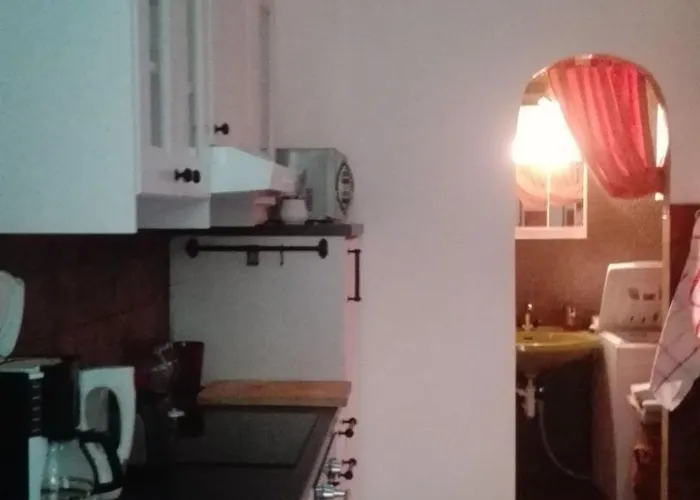 Διαμέρισμα In Hernals Mit Garten- Und Strassenblick By Interhome *