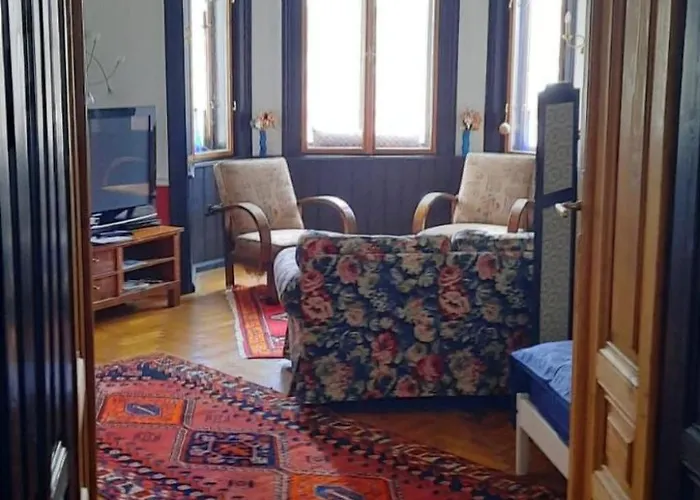 In Hernals Mit Garten- Und Strassenblick By Interhome